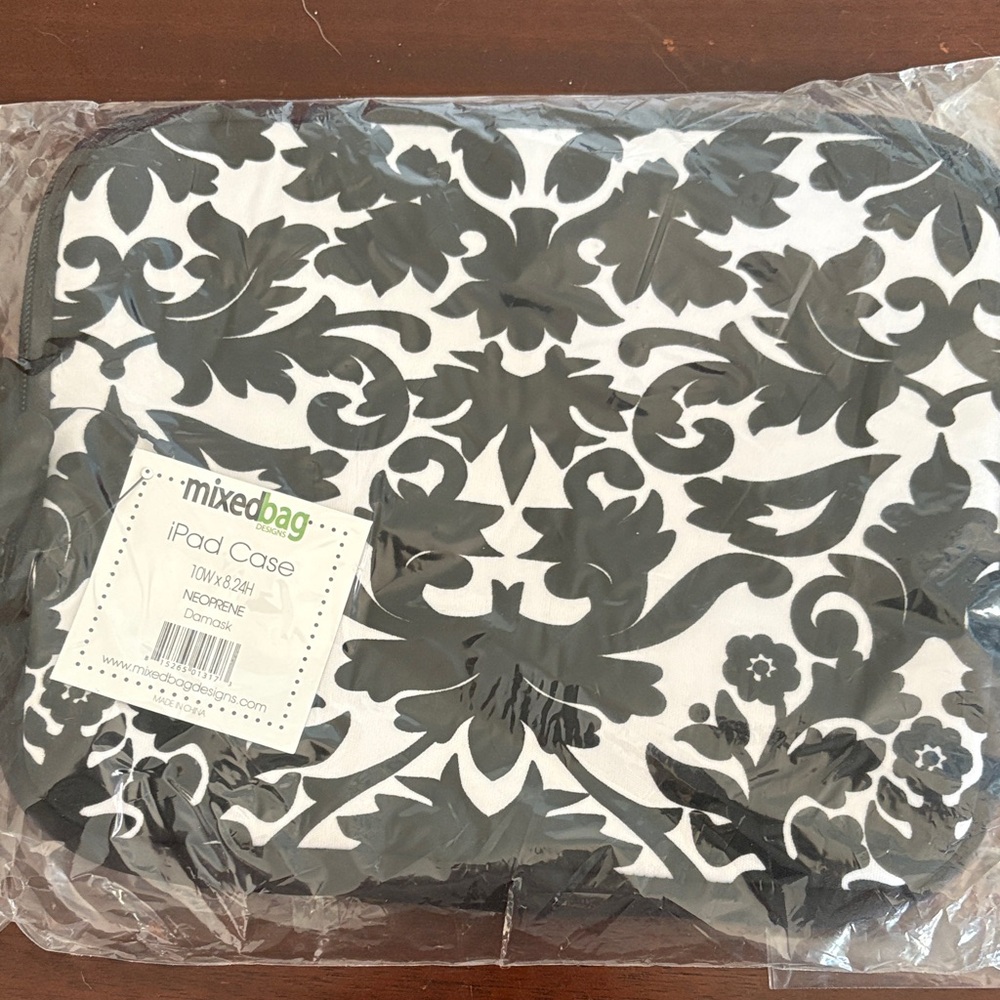Mixed Bag Designs Black and White iPad Case. NWT